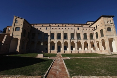 2008 Rinascimento Fantastico nel Chiostro del Monastero di Santa Chiara Urbino ( (2)