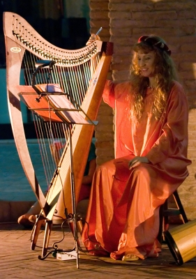2008 Concerto medievale nel Chiostro delle Benedettine a Fano (7)