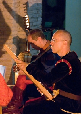 2008 Concerto medievale nel Chiostro delle Benedettine a Fano (9)